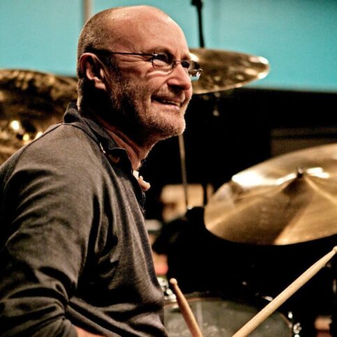 Phil Collins Vom Genesis-Drummer zur Solo-Ikone – Wie hoch ist sein Vermögen